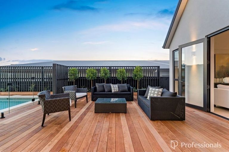 Photo of property in 5 Kotuitui Drive, Wainui, 0992