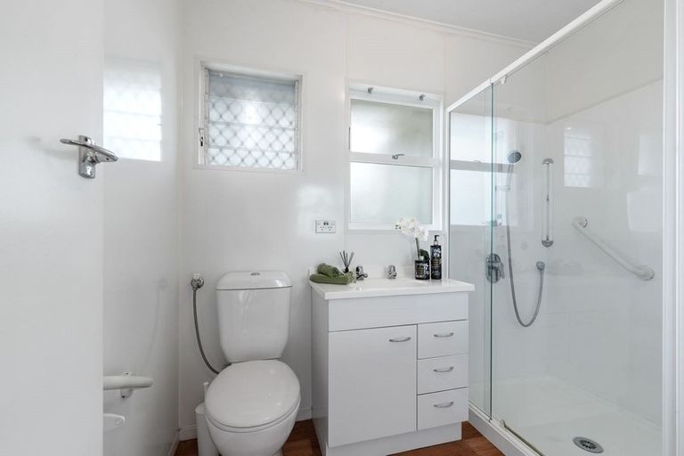 Photo of property in 2/5 Margaret Place, Milford, Auckland, 0620