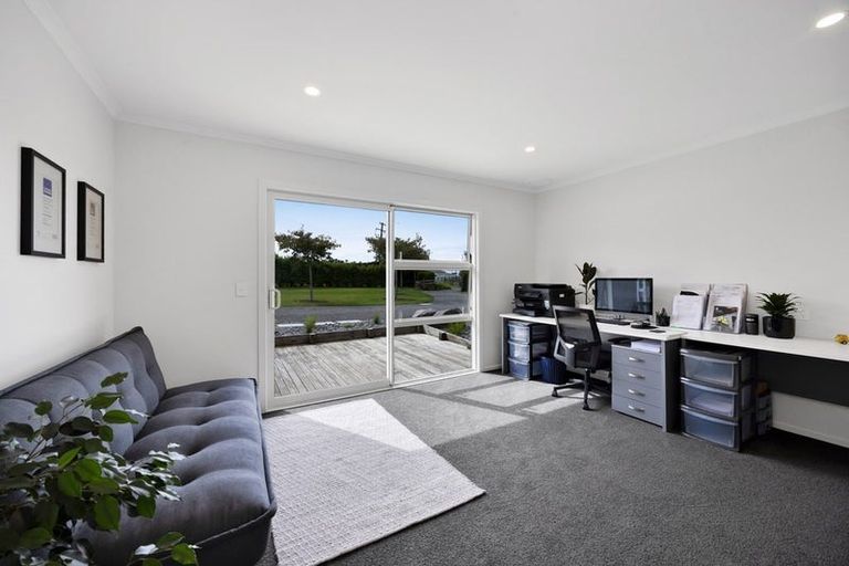 Photo of property in 423 Cardiff Road, Pembroke, Stratford, 4391