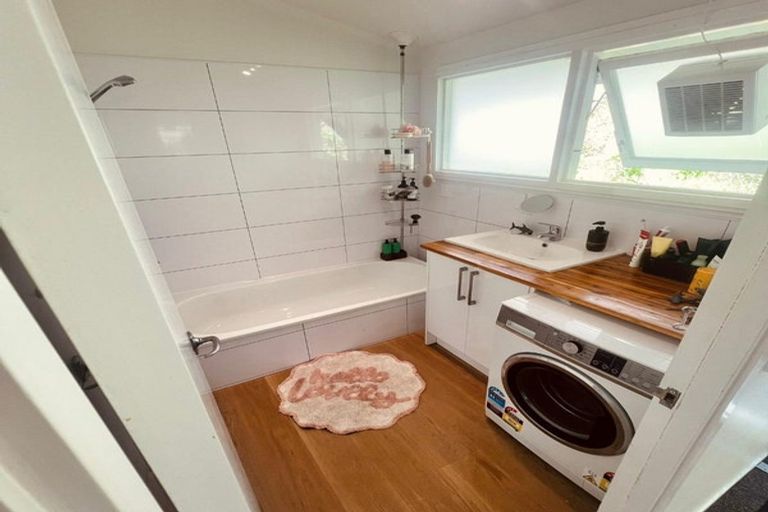 Photo of property in 12 Chartwell Drive, Crofton Downs, Wellington, 6035