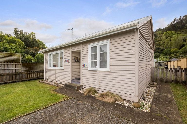 Photo of property in 102 Prices Avenue, Thames, 3500