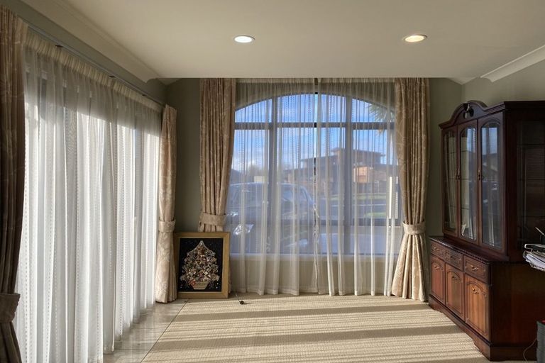Photo of property in 77 Rototuna Road, Rototuna, Hamilton, 3210