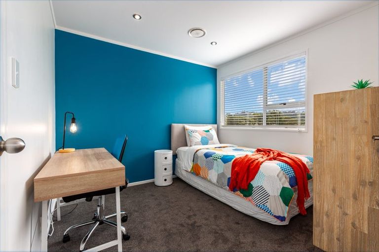 Photo of property in 137 Spinnaker Drive, Whitby, Porirua, 5024