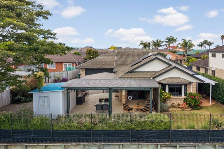 Photo of property in 15 Glenross Drive, Wattle Downs, Auckland, 2103