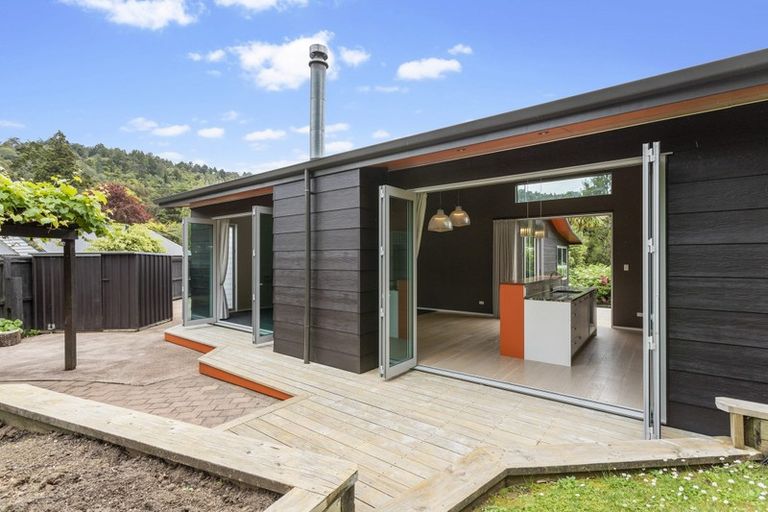 Photo of property in 5 Jays Road, Titirangi, Auckland, 0604