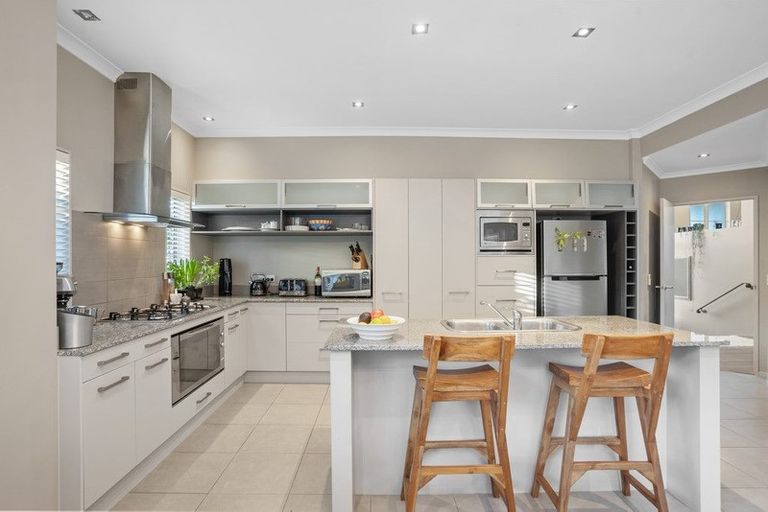 Photo of property in 5 Chateau Rise, Flat Bush, Auckland, 2016