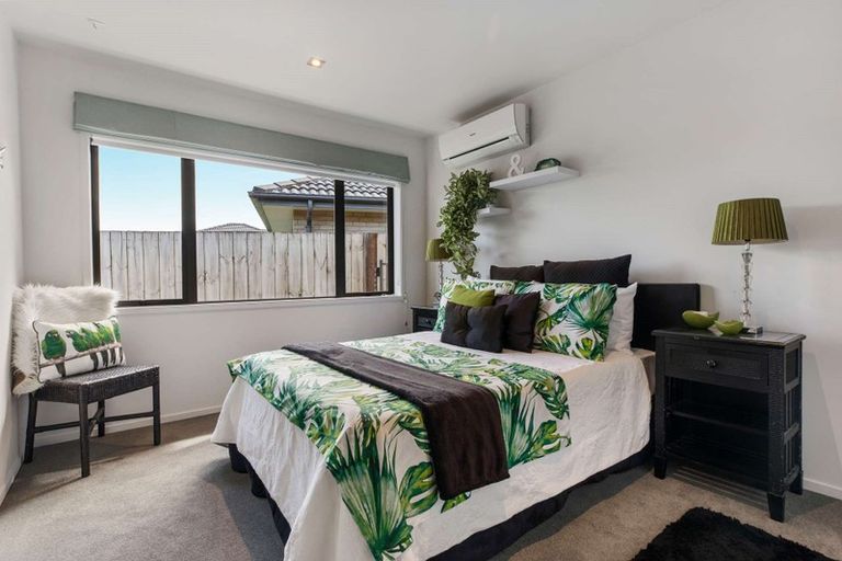 Photo of property in 32 Ripple Grove, Waiuku, 2123