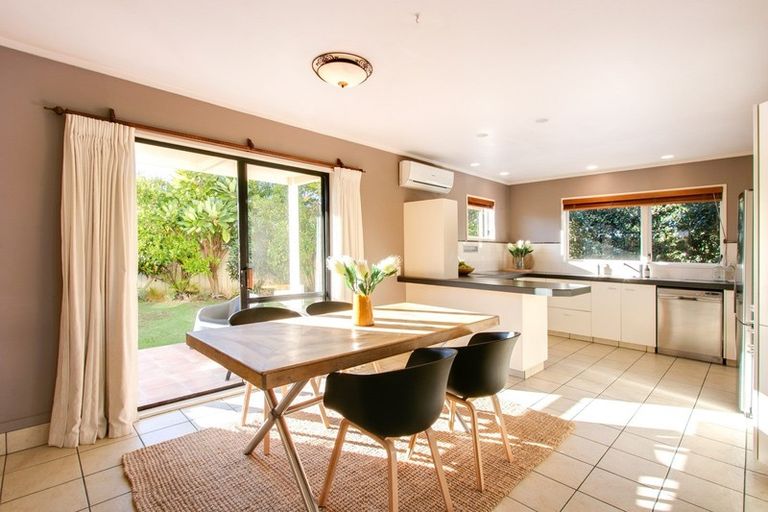 Photo of property in 3 Moana Place, Taradale, Napier, 4112