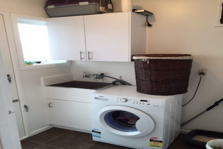 Photo of property in 1/34 Megan Avenue, Pakuranga Heights, Auckland, 2010