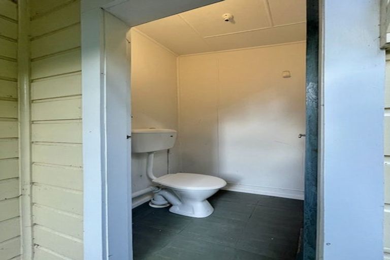 Photo of property in 38 Sugarloaf Road, Brooklyn, Wellington, 6021