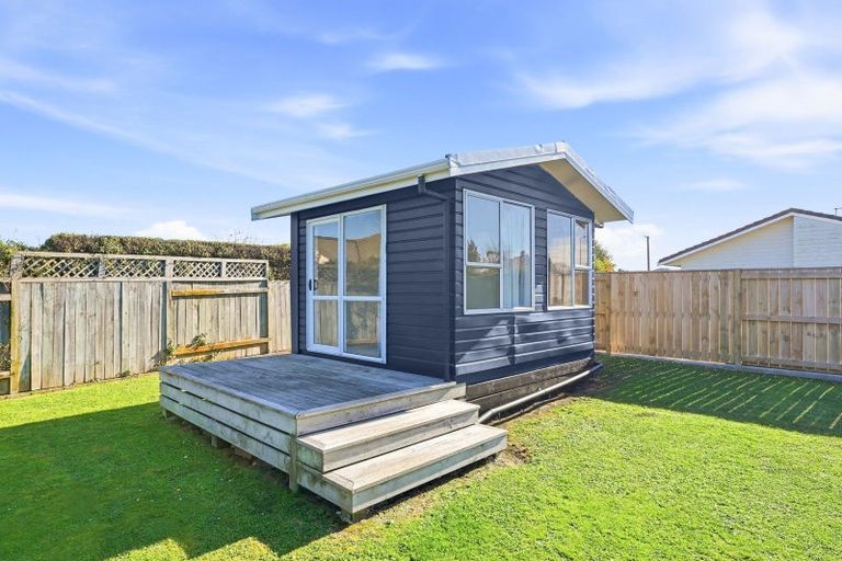 Photo of property in 42 Caroline Drive, Feilding, 4702