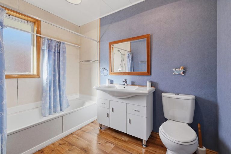 Photo of property in 132 Macandrew Road, South Dunedin, Dunedin, 9012
