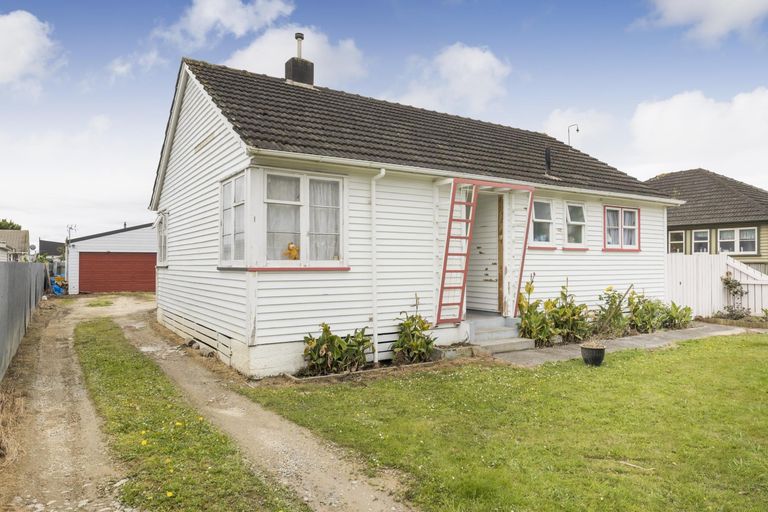 Photo of property in 14 Humber Street, Roslyn, Palmerston North, 4414