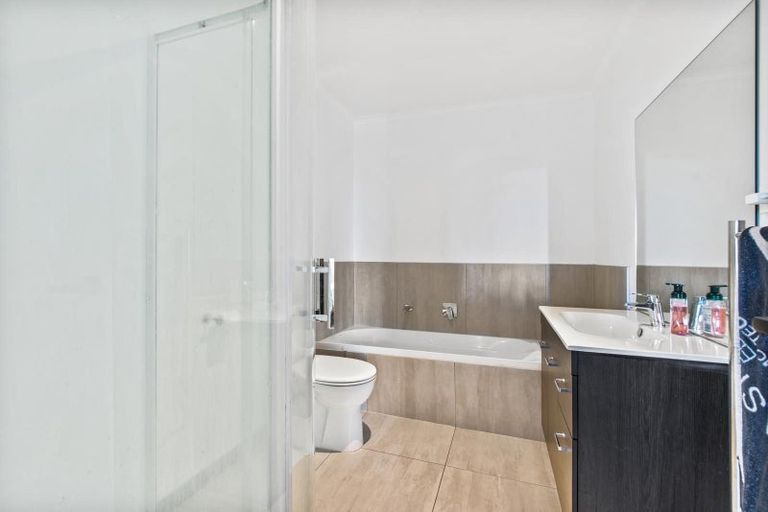 Photo of property in 159 Keri Vista Rise, Papakura, 2110