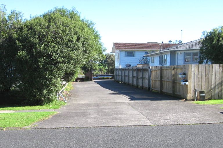 Photo of property in 1/25 Minaret Drive, Bucklands Beach, Auckland, 2014