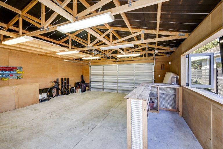 Photo of property in 43 Neeve Road, Taradale, Napier, 4112