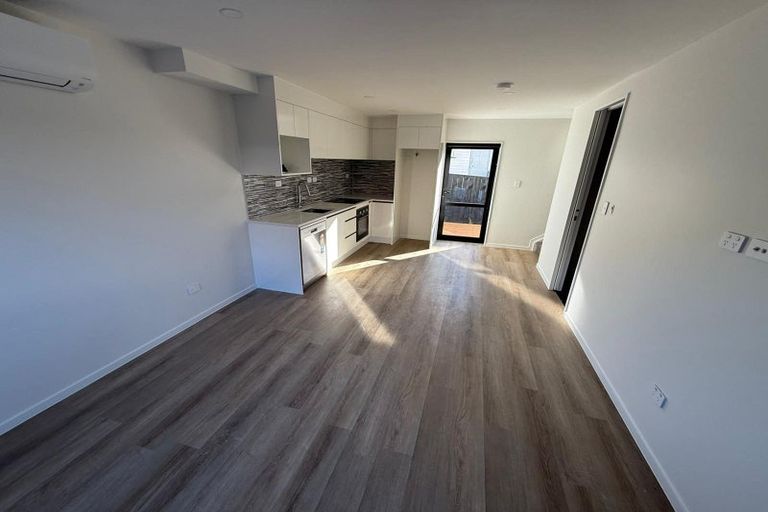 Photo of property in 57 Chatsworth Crescent, Pakuranga Heights, Auckland, 2010