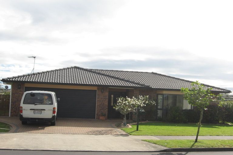 Photo of property in 37 Glenross Drive, Wattle Downs, Auckland, 2103