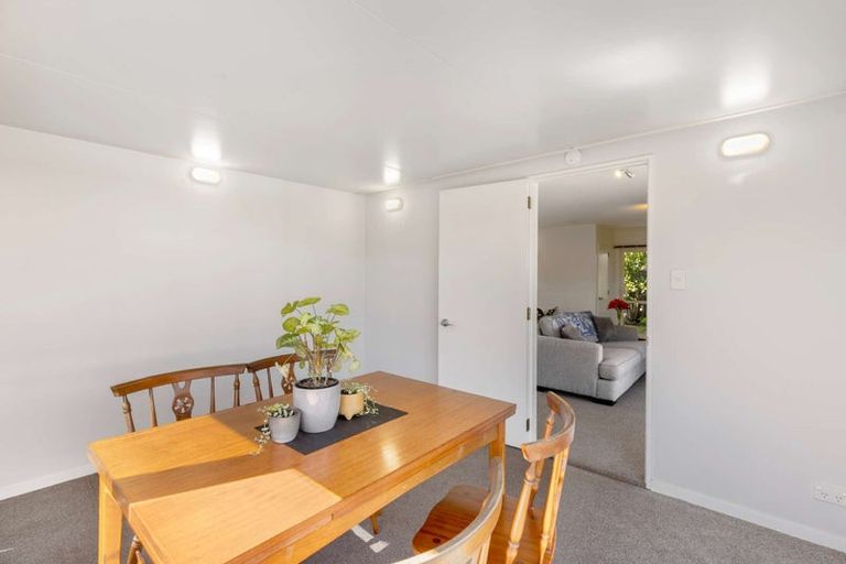 Photo of property in 9 Honeysuckle Place, Northcote, Christchurch, 8052
