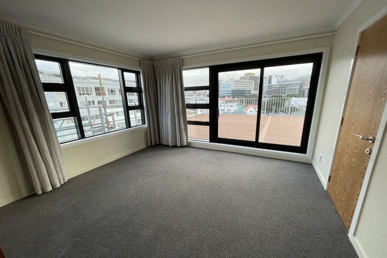 Photo of property in Endeavour Apartments, 125u6 Thorndon Quay, Pipitea, Wellington, 6011