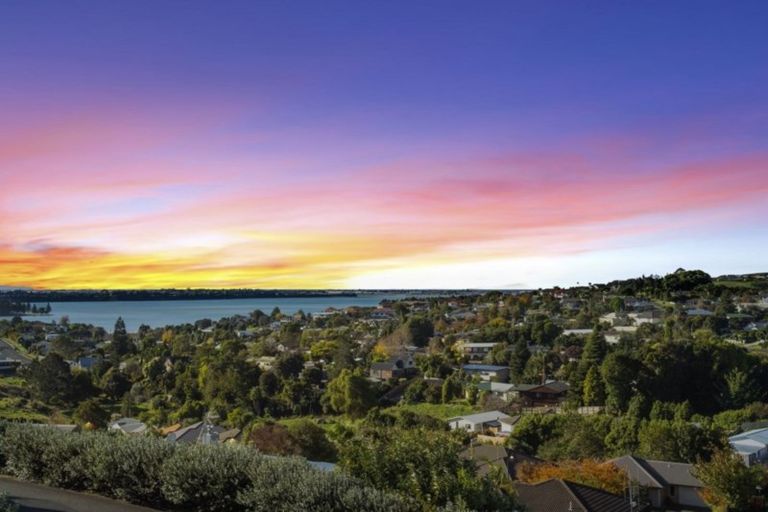 Photo of property in 25 Kite Way, Welcome Bay, Tauranga, 3112