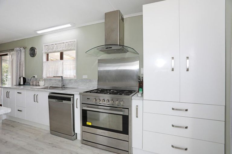 Photo of property in 35 Churchill Avenue, Feilding, 4702