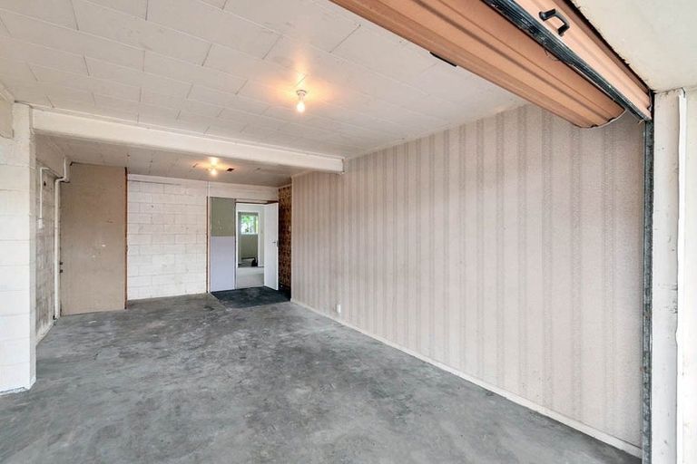 Photo of property in 25 Poinsettia Place, Henderson, Auckland, 0610