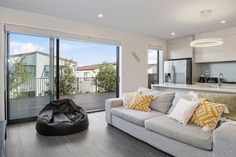 Photo of property in 10 Kea Road, Silverdale, 0932