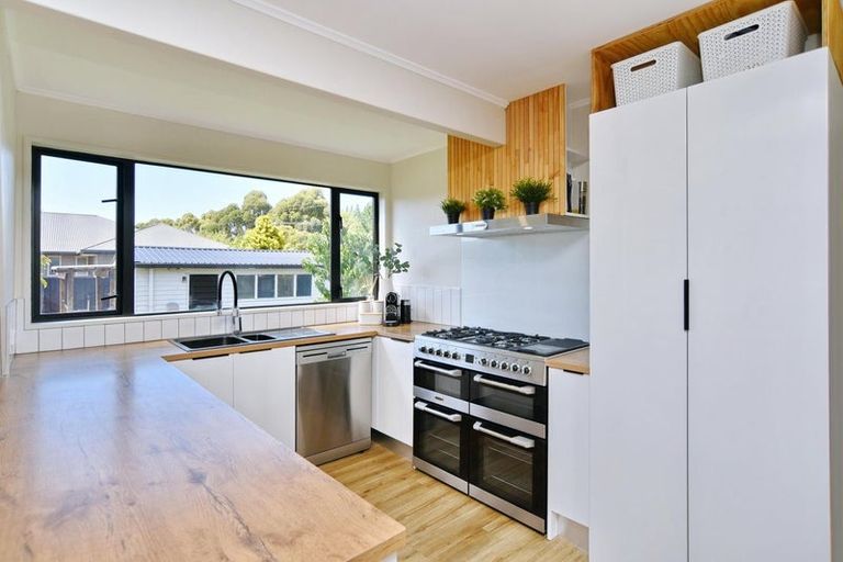 Photo of property in 33 Heyders Road, Spencerville, Christchurch, 8083