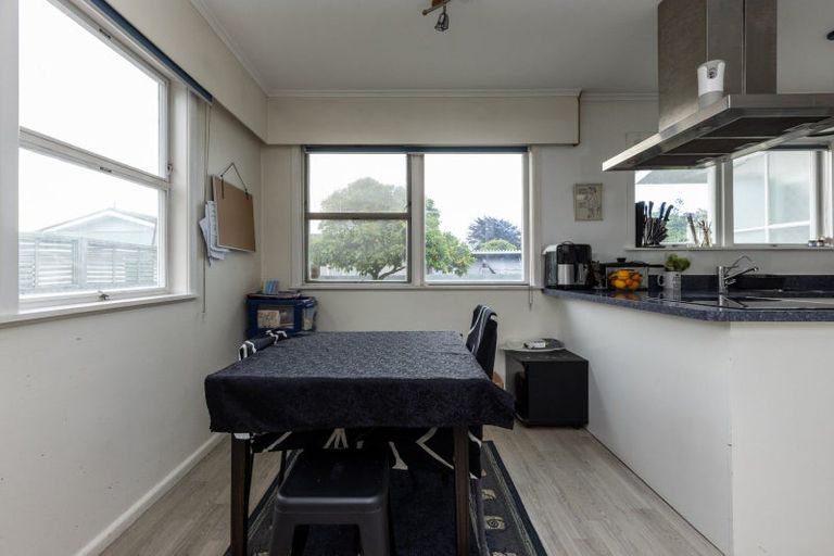 Photo of property in 3 Cranby Crescent, Onekawa, Napier, 4110