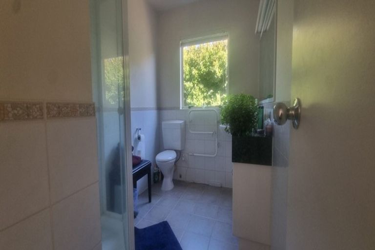 Photo of property in 2/86 Birkenhead Avenue, Birkenhead, Auckland, 0626