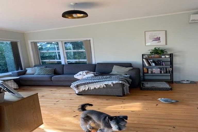 Photo of property in 609a Swanson Road, Swanson, Auckland, 0612