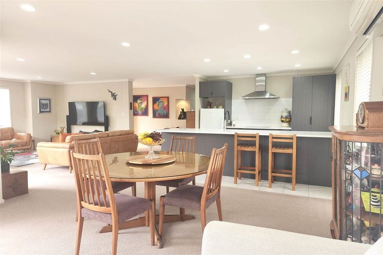 Photo of property in 1 Flavell Drive, Orewa, 0931