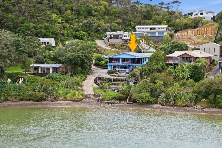 Photo of property in 16 Bush Point Road, Cable Bay, 0420