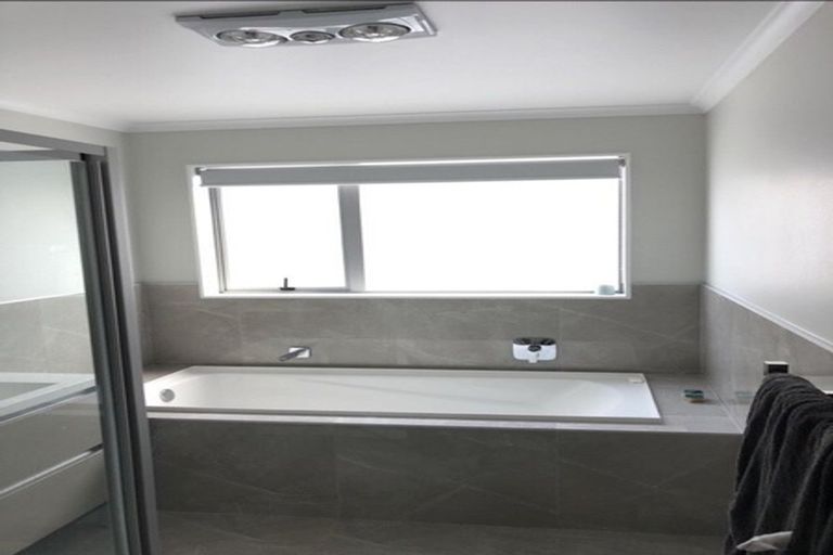 Photo of property in 69 Glidepath Road, Hobsonville, Auckland, 0616