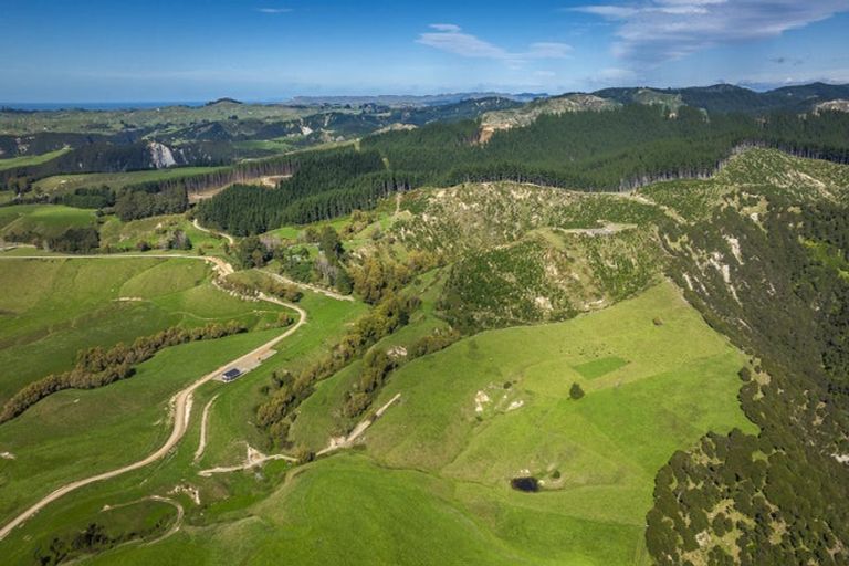 Photo of property in 888 Kakariki Farm Road, Kotemaori, 4188