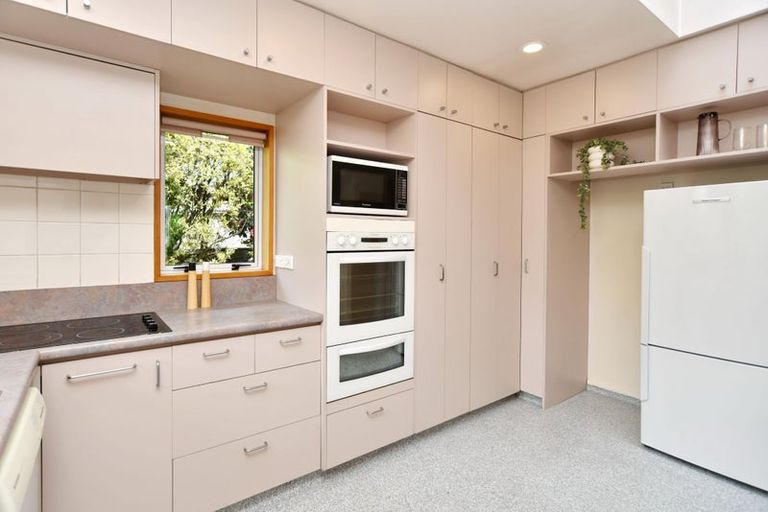 Photo of property in 16 Larch Place, Casebrook, Christchurch, 8051