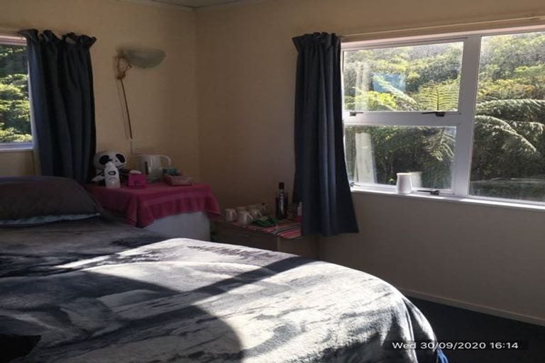 Photo of property in 24d Chastudon Place, Tawa, Wellington, 5028