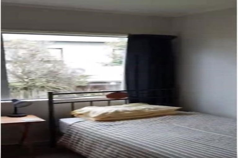 Photo of property in 4 Neptune Avenue, Beach Haven, Auckland, 0626