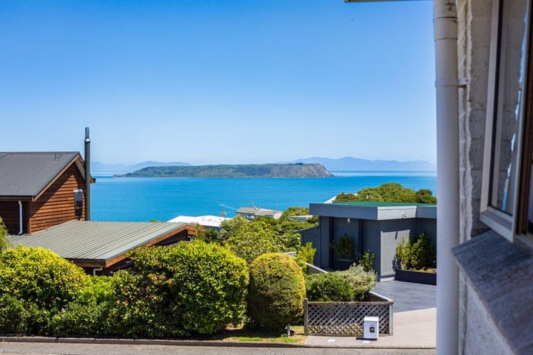 Photo of property in 30 The Track, Plimmerton, Porirua, 5026