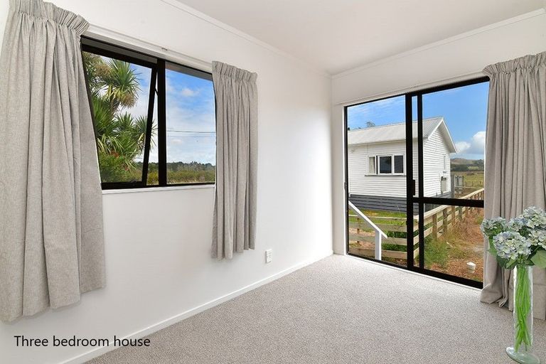 Photo of property in 323 South Head Road, South Head, Helensville, 0874