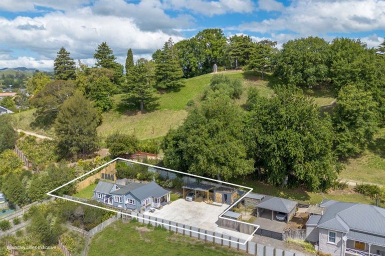 Photo of property in 13 Racecourse Road, Waipukurau, 4200