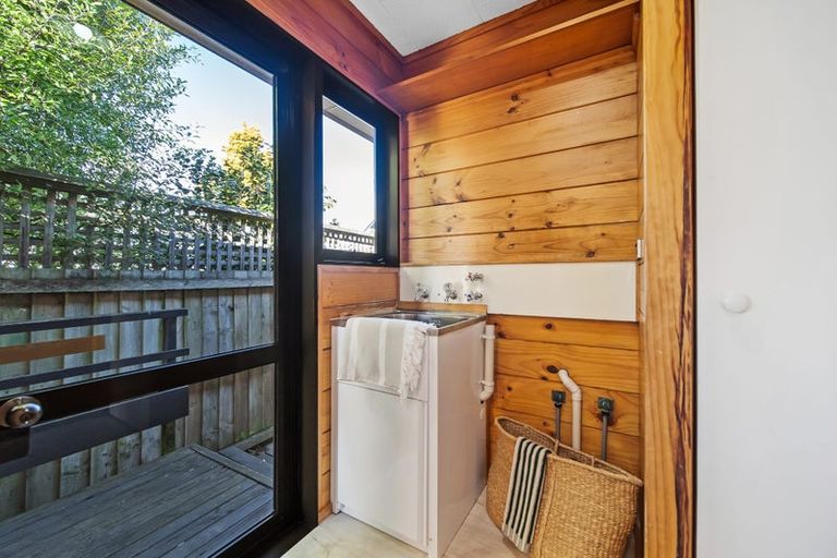 Photo of property in 2/74 Aorangi Road, Bryndwr, Christchurch, 8053