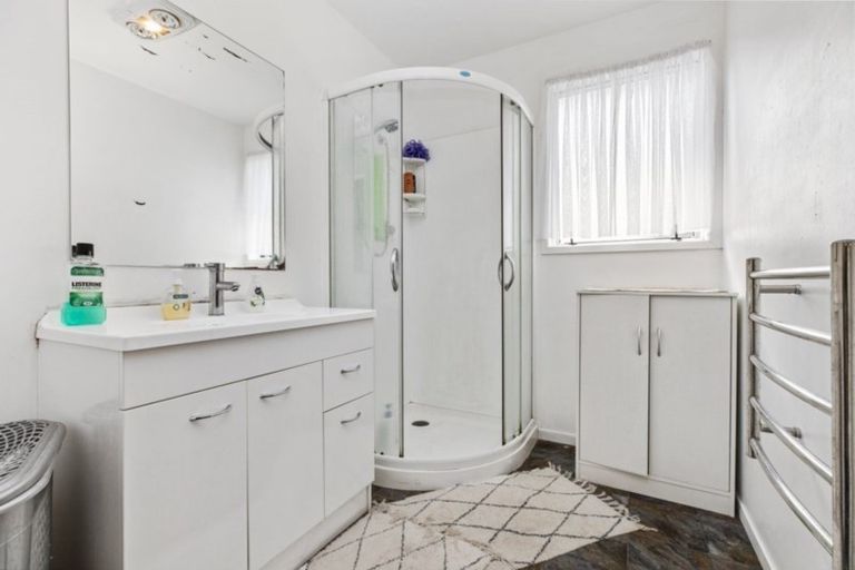 Photo of property in 76 Hindmarsh Street, Henderson, Auckland, 0612