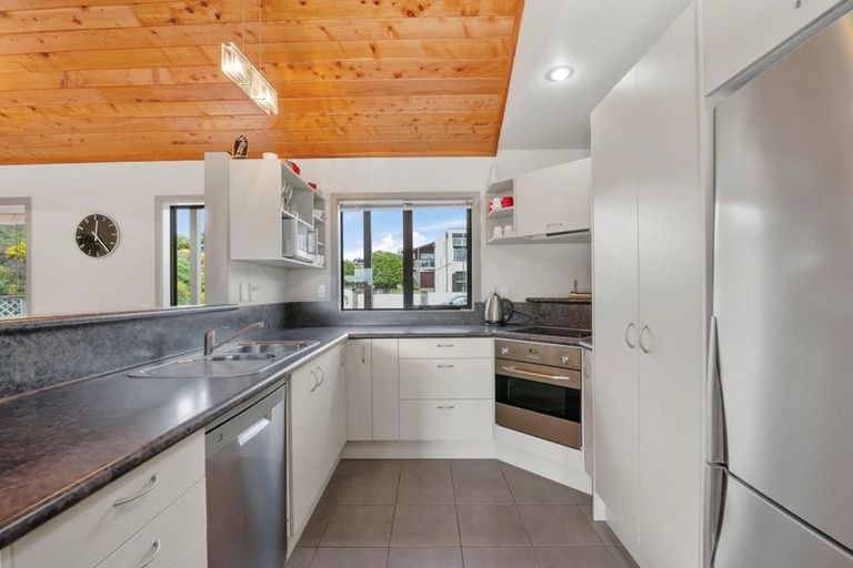 Photo of property in 2/1 The Moorings, Two Mile Bay, Taupo, 3330