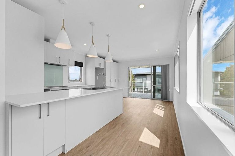 Photo of property in 13c Sealord Place, Clendon Park, Auckland, 2103