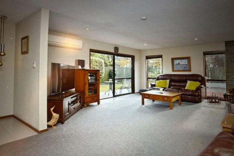 Photo of property in 72 Sarabande Avenue, Redwood, Christchurch, 8051