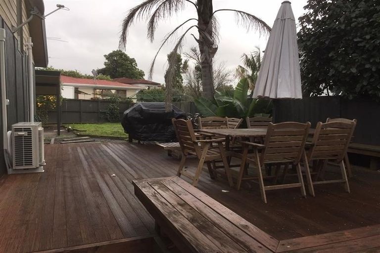 Photo of property in 110b Mcleod Road, Te Atatu South, Auckland, 0610