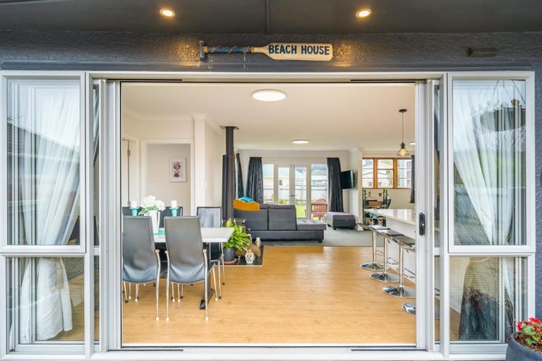 Photo of property in 15 Ararino Street, Trentham, Upper Hutt, 5018