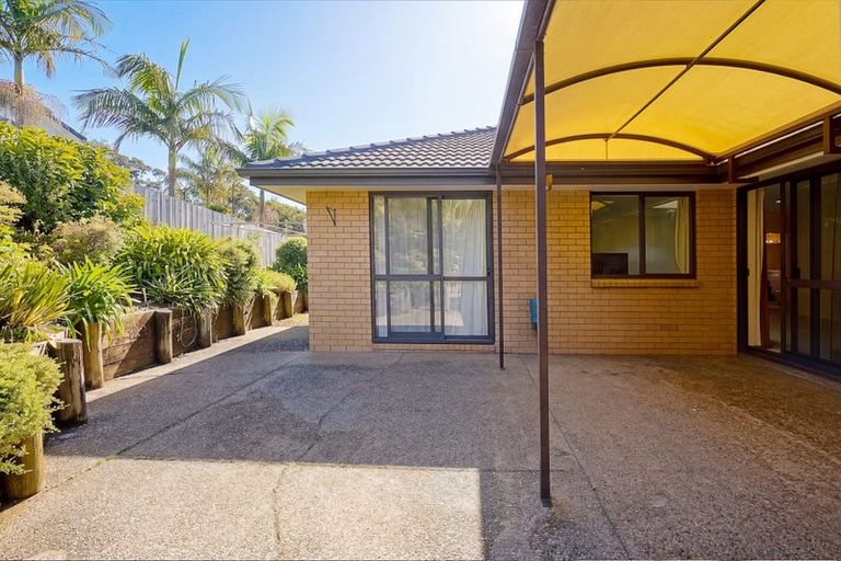 Photo of property in 42 San Marino Drive West, Henderson, Auckland, 0612